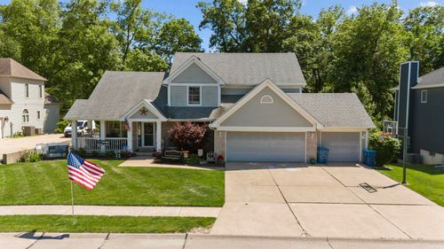 556 36th Ave, East Moline, IL, 61244-3484 | Card Image