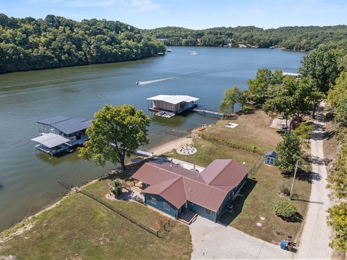 26047 Indian Creek Ln, BARNETT, MO, 65011-4308 | Card Image