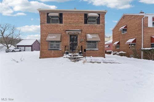 5481 Dalewood Ave, Maple Heights, OH, 44137-3501 | Card Image