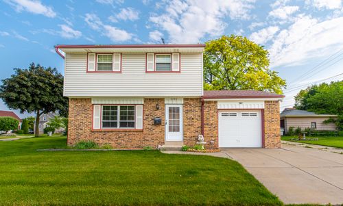 2032 W Barnard Ave, Milwaukee, WI, 53221-2941 | Card Image