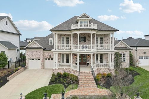 813 Stonewater Blvd, Franklin, TN, 37064-5161 | Card Image