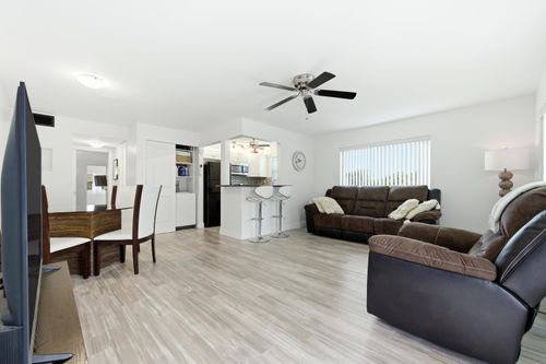 c-70 Bedford C, West Palm Beach, FL, 33417-2281 | Card Image