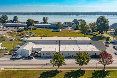 1295 S Parker St, Marine City, MI, 48039-2353 | Card Image