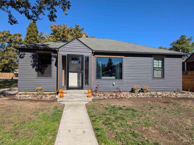 904 E 1st St, House other with 2 bedrooms, 1 bathrooms and 1 parking in Emmett ID | Image 2