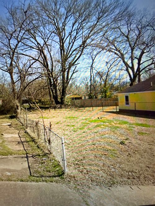 1638 Lake Grove St, Memphis, TN, 38108-1717 | Card Image