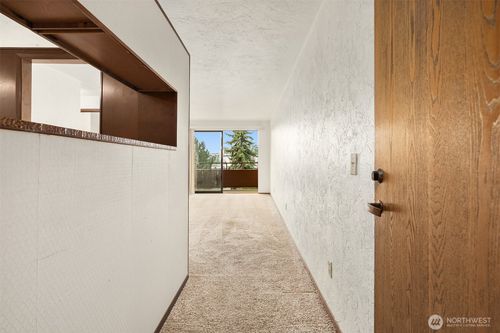 unit-402-2100 N 106th St, Seattle, WA, 98133-9548 | Card Image