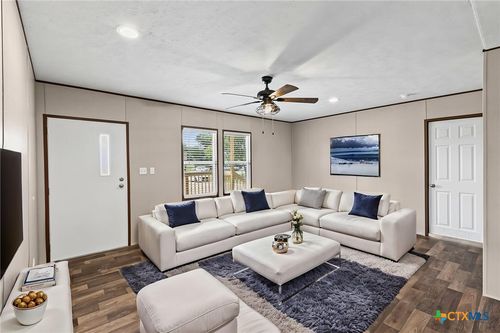 305 S 6th St, Buckholts, TX, 76518-2568 | Card Image