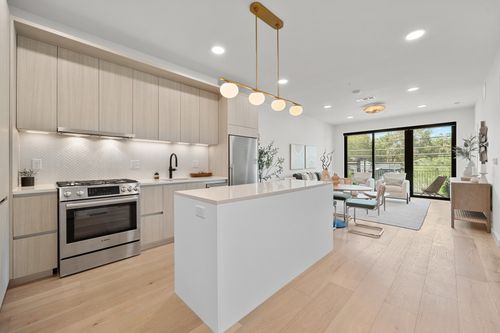 216-2209 S 1st Street, Austin, TX, 78704 | Card Image