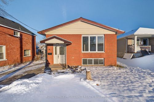 {{alt}} | Card Image