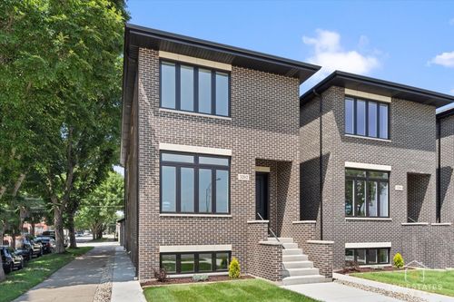 3262 S Hoyne Ave, Chicago, IL, 60608-6121 | Card Image