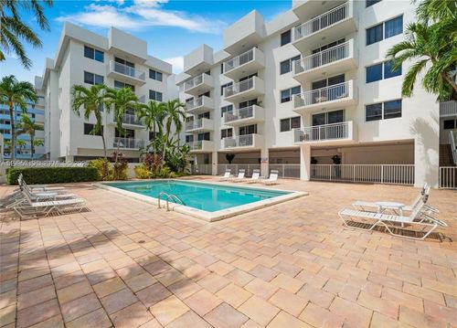 322-1665 Bay Rd, Miami Beach, FL, 33139-2156 | Card Image