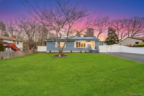 85 Craft Rd, Centereach, NY, 11720-2101 | Card Image