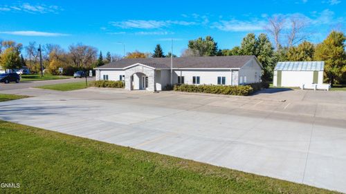 345 S Center Ave, Center, ND, 58530-3105 | Card Image