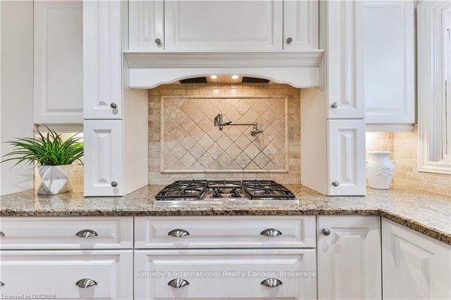2230 All Saints Cres, House other with 4 bedrooms, 3 bathrooms and 4 parking in Oakville ON | Image 17