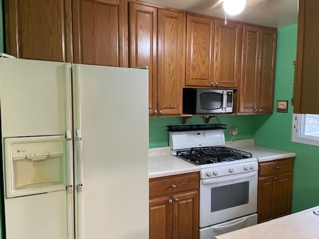 15-4 - 6033 Kit Carson Dr, Condo with 2 bedrooms, 1 bathrooms and 1 parking in Hanover Park IL | Image 6