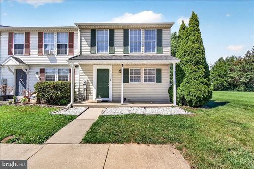 1525 Iris Ct, HAGERSTOWN, MD, 21740-2004 | Card Image