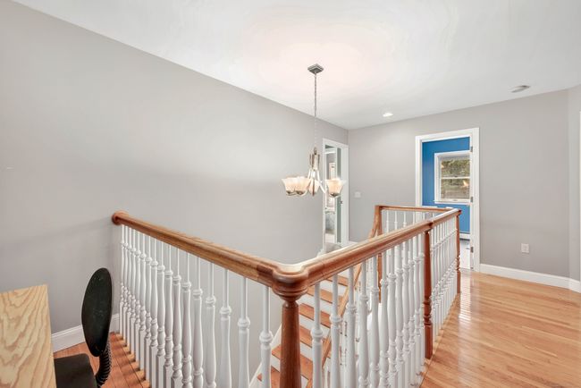 Upper Open Foyer- Great area for bookcase/displays | Image 28