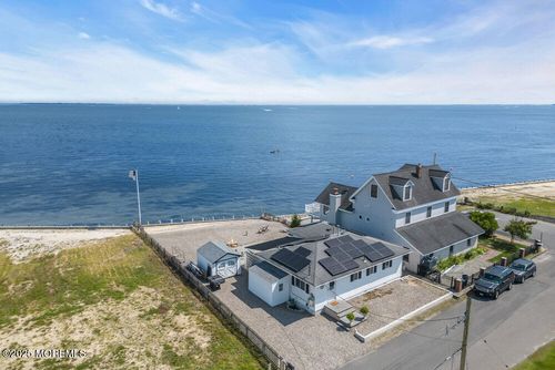 4 Pirate Dr, Waretown, NJ, 08758-2027 | Card Image