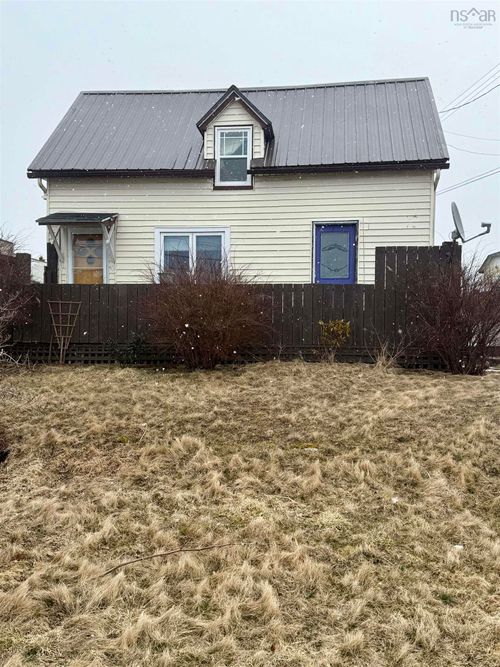 2955 Main St, Clarks Harbour, NS, B0W1P0 | Card Image