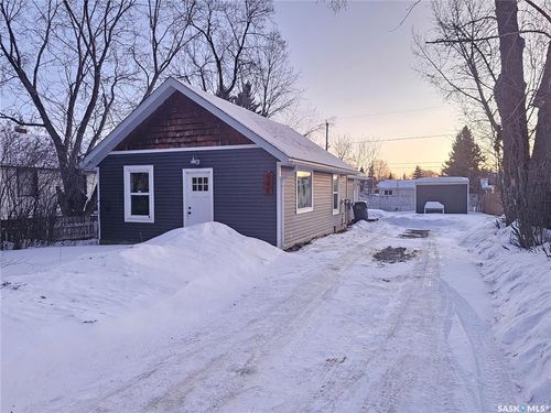 608 1st St E, Meadow Lake, SK, S9X1G1 | Card Image