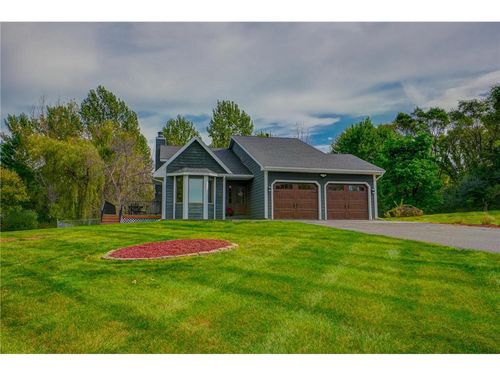 847 Lassie Ln, Hudson, WI, 54016-7579 | Card Image
