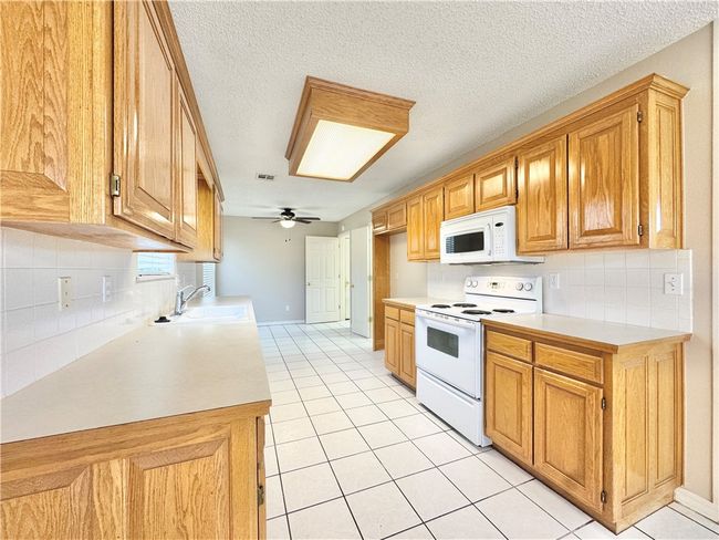 3050 Birch Pl, House other with 4 bedrooms, 2 bathrooms and null parking in Springdale AR | Image 5