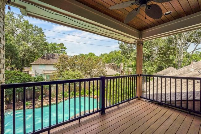Upstair balcony off of the game room. | Image 36