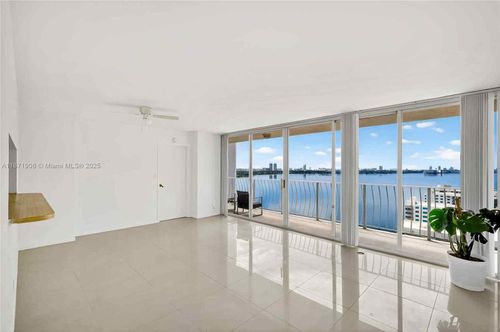 apt-2222-7601 E Treasure Dr, North Bay Village, FL, 33141-4370 | Card Image
