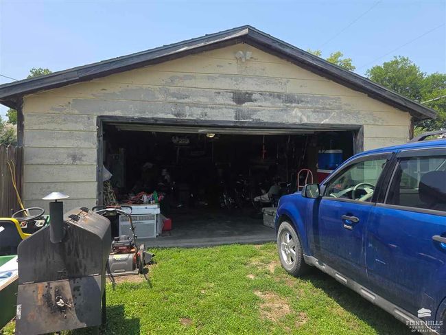 115 Se 2 Nd St, House other with 3 bedrooms, 2 bathrooms and null parking in Abilene KS | Image 15