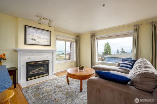 202-910 34th St, Anacortes, WA, 98221-3563 | Card Image