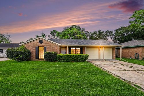 7607 Grape St, Houston, TX, 77074-4223 | Card Image