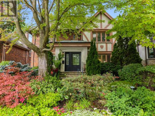 26 Vesta Dr, Toronto, ON, M5P2Z5 | Card Image