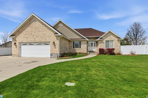 1075 Double Eagle Cir, Preston, ID, 83263-5394 | Card Image