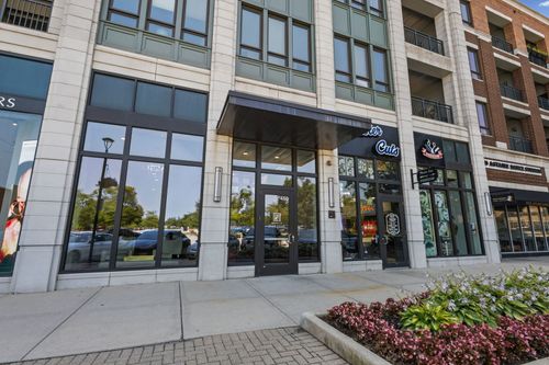 404-450 Village Center Dr, Burr Ridge, IL, 60527-4549 | Card Image