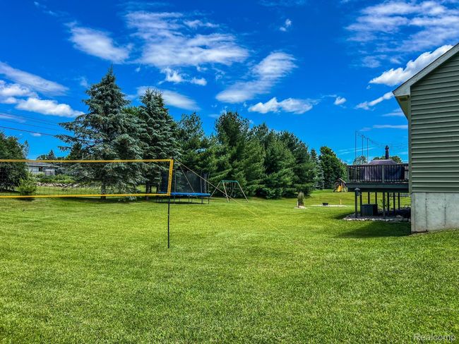 11236 Chyna Run, House other with 4 bedrooms, 4 bathrooms and null parking in Springfld Twp MI | Image 8