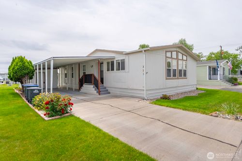 221-2240 W Broadway Avenue, Moses Lake, WA, 98837 | Card Image