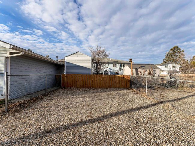 611 2 Street Se, Home with 3 bedrooms, 1 bathrooms and 2 parking in Redcliff AB | Image 23