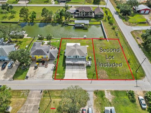 cr776-106 Palm Dr, Liverpool, TX, 77577-9706 | Card Image