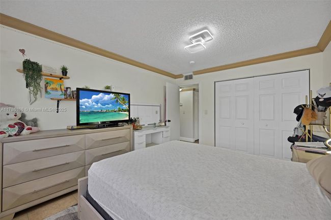 APT-207 - 4670 W 13 Th Ln, Condo with 3 bedrooms, 2 bathrooms and null parking in Hialeah FL | Image 13