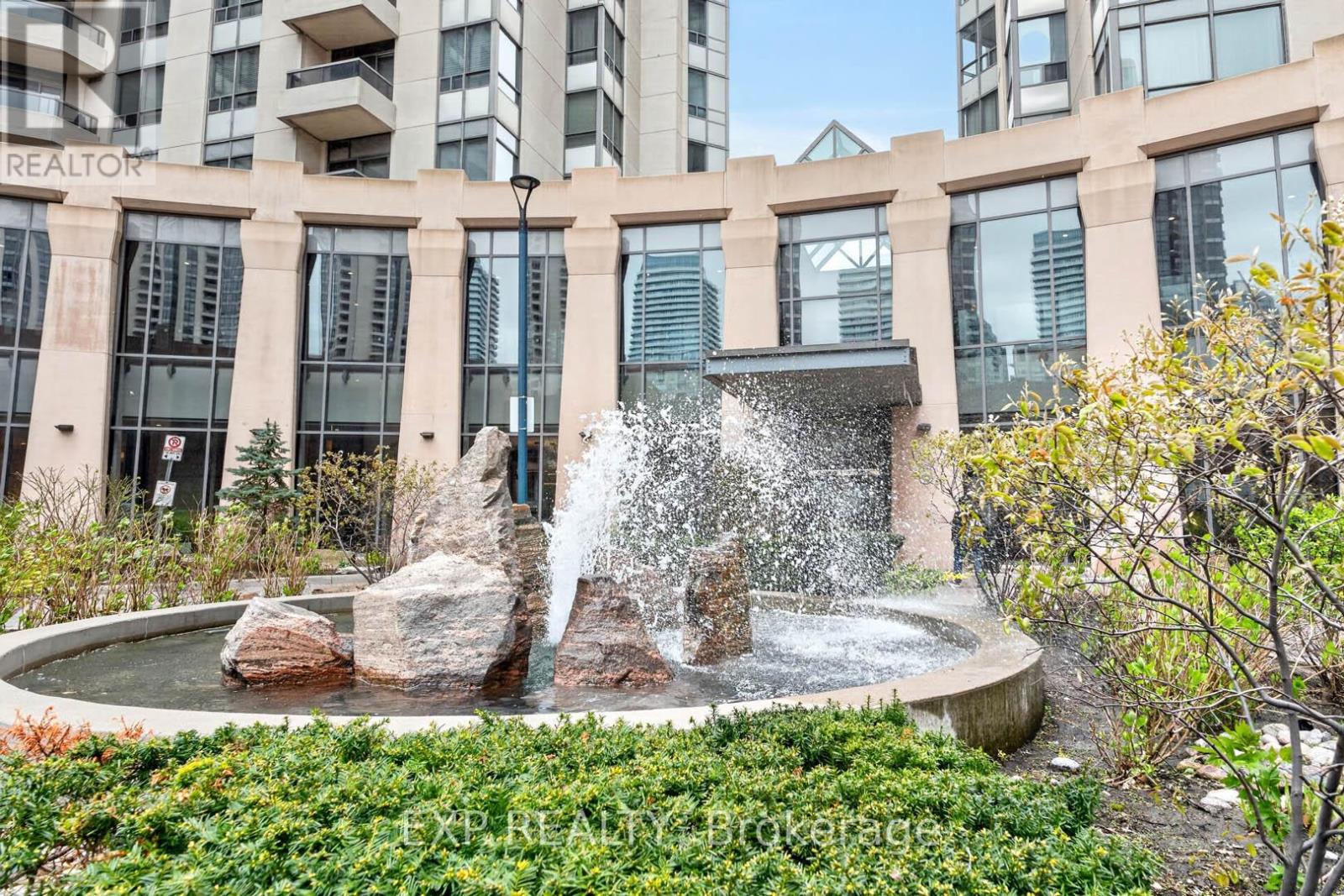 Residential in Toronto (Willowdale East) 4
