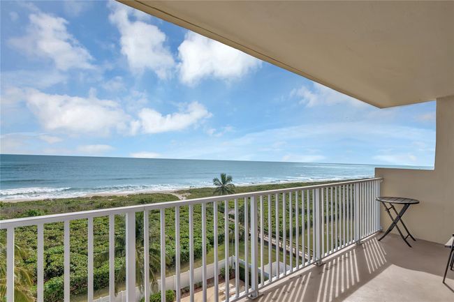 APT-601 - 3200 N Highway A1a, Condo with 2 bedrooms, 2 bathrooms and null parking in Hutchinson Island FL | Image 5