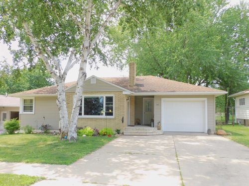 409 Commercial St, Strawberry Point, IA, 52076-9657 | Card Image