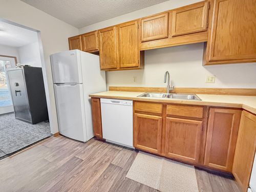 apt-104-7624 157th St W, Apple Valley, MN, 55124-9166 | Card Image