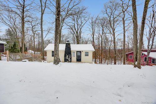 50 Woodland Cir S, Monroe, NY, 10950-6747 | Card Image