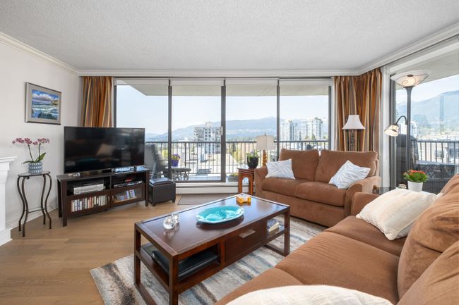 1004 - 140 E Keith Road, Condo with 2 bedrooms, 1 bathrooms and 1 parking in North Vancouver BC | Image 4