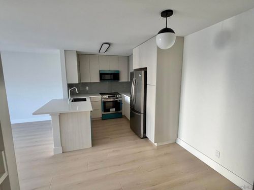 3020 Cowley Way, San Diego, CA, 92117-6870 | Card Image