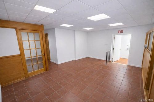 7905 Roosevelt Ave, Jackson Heights, NY, 11372-6716 | Card Image