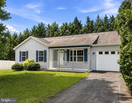 42 Pacific Blvd, HEDGESVILLE, WV, 25427-6258 | Card Image