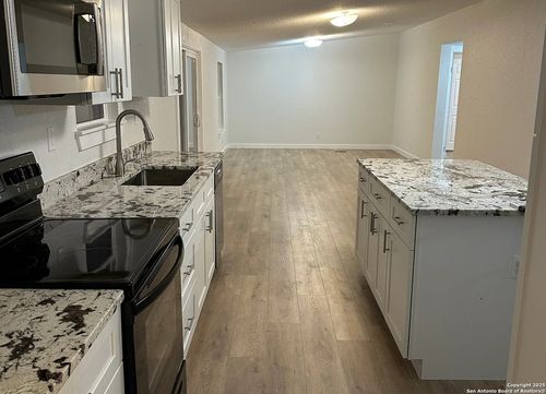 1284 Glenn Dr, Canyon Lake, TX, 78133-3426 | Card Image