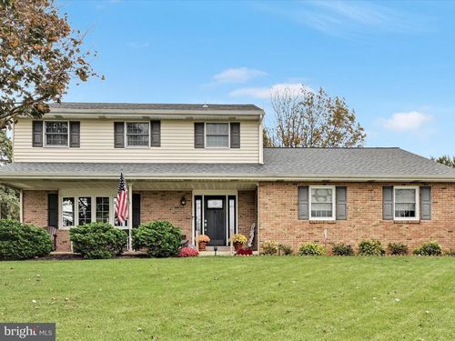 618 W 3rd Ave, LITITZ, PA, 17543-9306 | Card Image